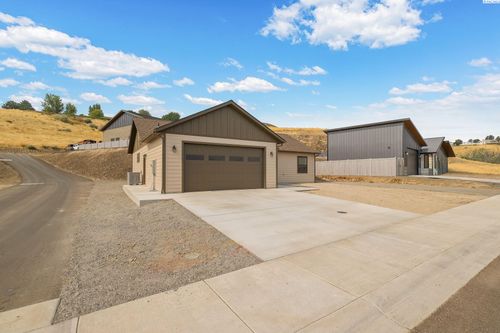 1685 Bennett Hill Dr, Clarkston, WA, 99403-8900 | Card Image