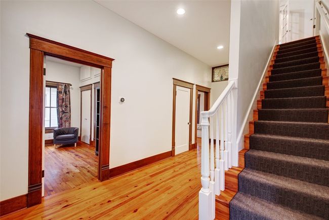 Entry way and staircase | Image 19