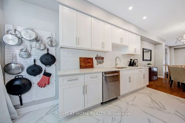 23 Michael Way, Condo with 3 bedrooms, 5 bathrooms and 1 parking in Markham ON | Image 12