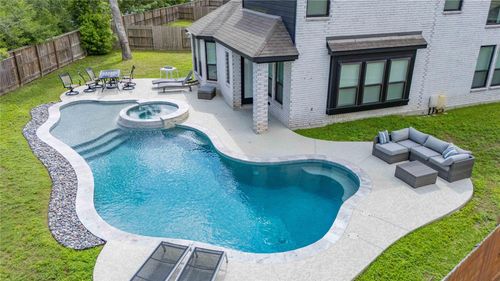 527 Chestnut Reef Ct, Conroe, TX, 77304-2498 | Card Image