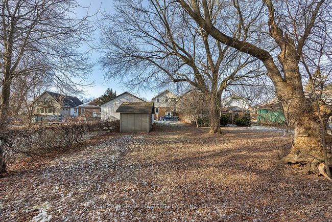 21 Alwington Ave, House other with 5 bedrooms, 2 bathrooms and 4 parking in Kingston ON | Image 37