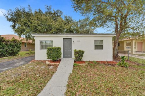 5025 Sw 22nd St, West Park, FL, 33023-3221 | Card Image