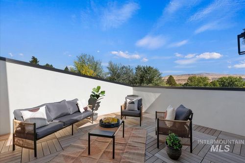 2014 S Mackinnon Ln, Boise, ID, 83706-4405 | Card Image