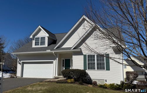 135-135 Logging Trail Rd, Danbury, CT, 06811-2627 | Card Image