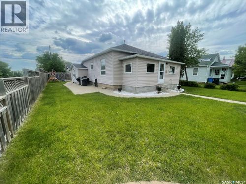 1002 2nd St, Estevan, SK, S4A0L7 | Card Image