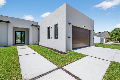3920 Espan Court, Palm Springs, FL, 33461 | Card Image