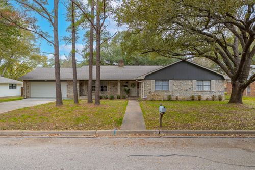 1609 Longhofer St, Brenham, TX, 77833-4362 | Card Image