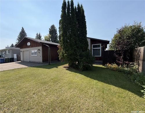 1801 Centennial Cres, North Battleford, SK, S9A3J2 | Card Image