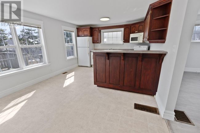 204 Belvedere Ave, Townhouse with 3 bedrooms, 1 bathrooms and null parking in Charlottetown PE | Image 5