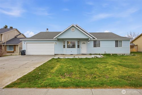 112 Belmont Ave, Moses Lake, WA, 98837-2546 | Card Image