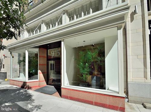 301-915 E St Nw, Washington, DC, 20004-2011 | Card Image