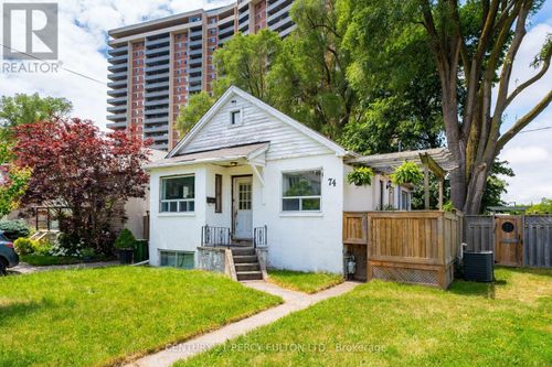 74 St Dunstan Dr, Scarborough, ON, M1L2V5 | Card Image