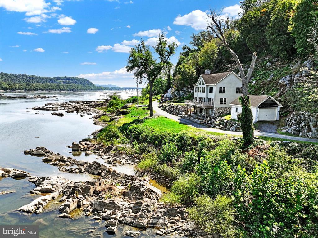 River Dr, Wrightsville, PA 17368