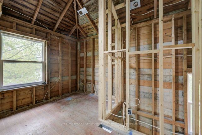 1030 Dundas St S, House other with 4 bedrooms, 1 bathrooms and 4 parking in Cambridge ON | Image 14