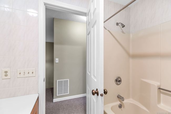 213 Meadows, Condo with 2 bedrooms, 3 bathrooms and 2 parking in Enfield CT | Image 29
