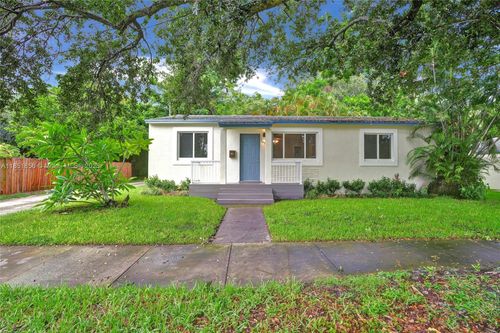 1611 N 26th Ave, Hollywood, FL, 33020-2910 | Card Image
