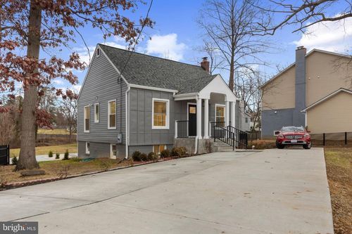 3284 Annandale Rd, FALLS CHURCH, VA, 22042-3800 | Card Image