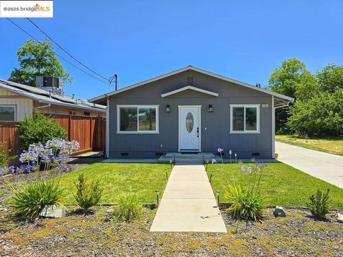4585 Summer St, Olivehurst, CA, 95961-4524 | Card Image