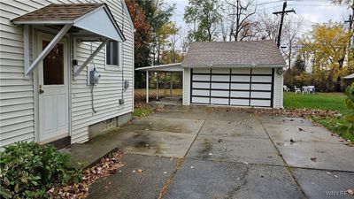 Driveway leading to 2-car garage | Image 3