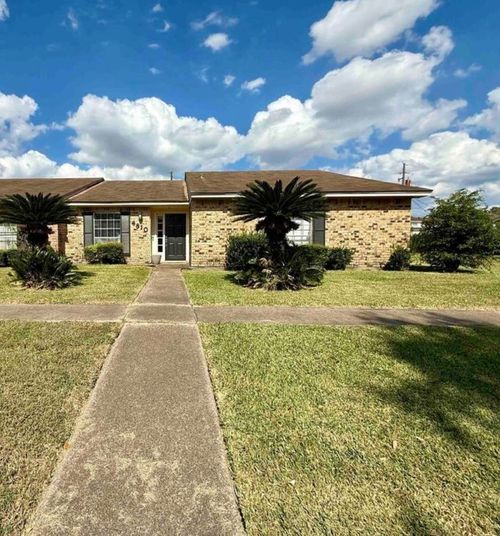 6810 Marshall Place Dr, Beaumont, TX, 77706-3227 | Card Image