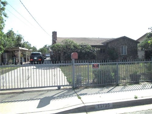 13725 Kenmore Ave, Baldwin Park, CA, 91706-4009 | Card Image