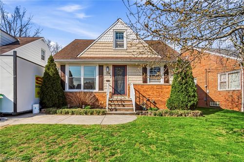 1714 E 294th St, Wickliffe, OH, 44092-1921 | Card Image