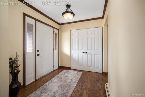 14176 Hubbard St, Livonia, MI, 48154-4160 | Card Image