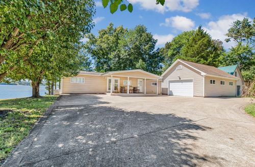 132 Red Fox Dr, Dover, TN, 37058-5433 | Card Image