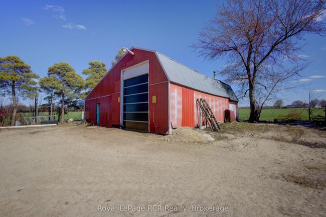 8715 Wellington Rd 7, House other with 4 bedrooms, 2 bathrooms and 10 parking in Palmerston ON | Image 7