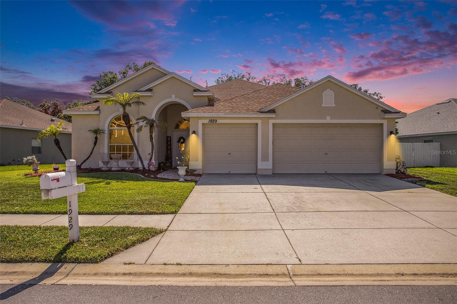 Oswego Dr, Holiday, FL 34691