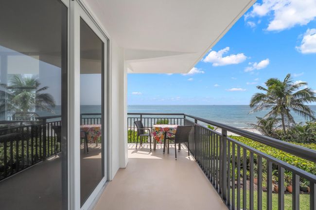 APT-214 - 1147 Hillsboro Mile, Condo with 2 bedrooms, 2 bathrooms and null parking in Hillsboro Beach FL | Image 4