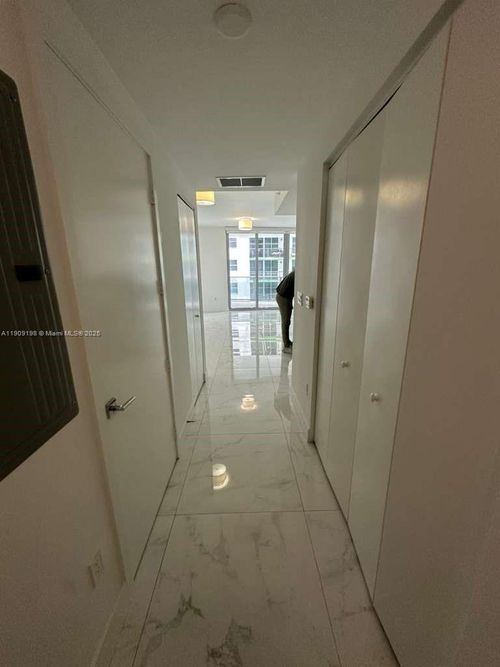 unit-2004-488 Ne 18th St, Miami, FL, 33132-1298 | Card Image