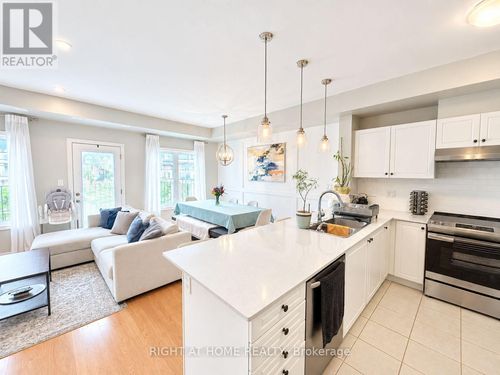40-03-2420 Baronwood Dr, Oakville, ON, L6M0X6 | Card Image