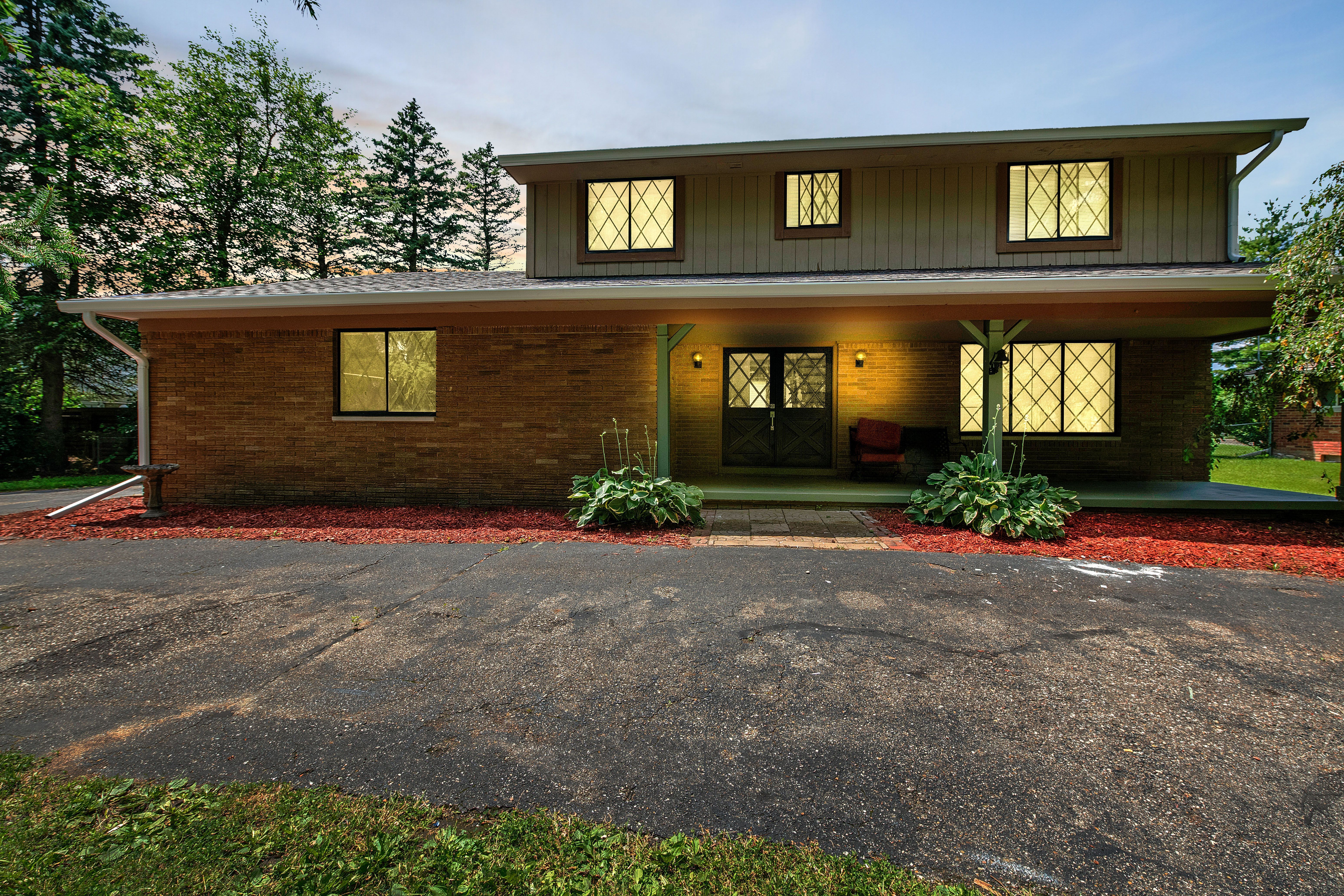 Saint Jude Dr, Waterford, MI 48329
