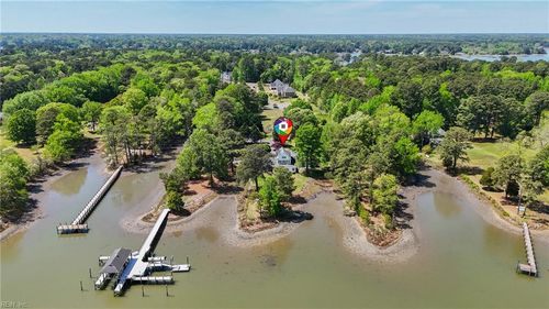 106 Ocean Breeze Dr, Yorktown, VA, 23693-2452 | Card Image