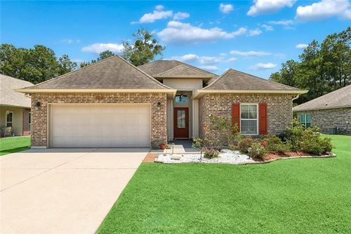 704 Branch Crossing Dr, Covington, LA, 70435-5605 | Card Image