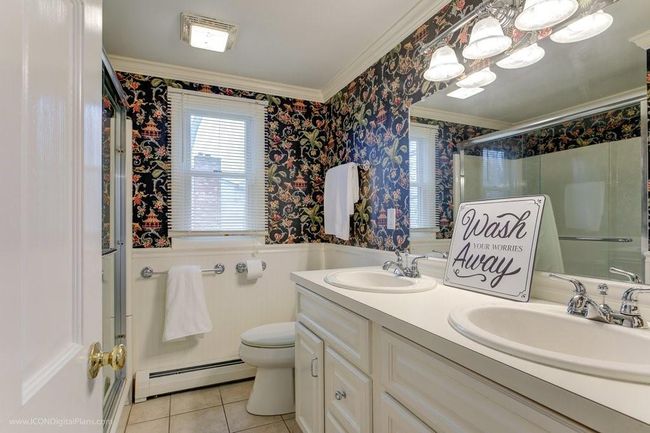 569 Turner Rd, Home with 4 bedrooms, 3 bathrooms and 6 parking in Middletown RI | Image 20