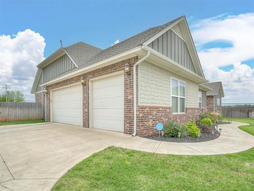 2909 Bens Circle, Yukon, OK, 73099 | Card Image