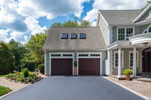 4 Kildary Dr, Stratham, NH, 03885-2143 | Card Image