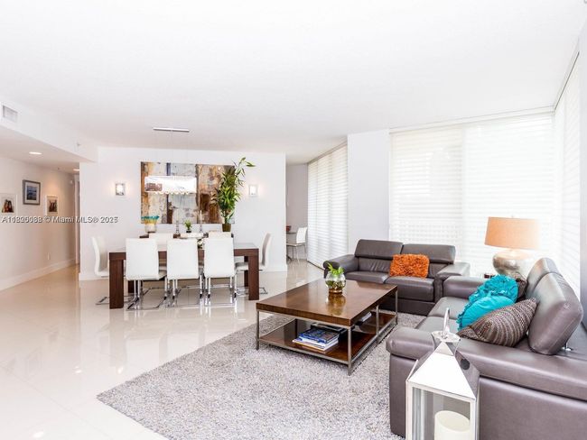 APT-102 - 3370 Ne 190 Th St, Condo with 2 bedrooms, 3 bathrooms and null parking in Aventura FL | Image 28