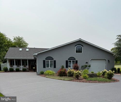 3900 Main St, CONESTOGA, PA, 17516-9617 | Card Image