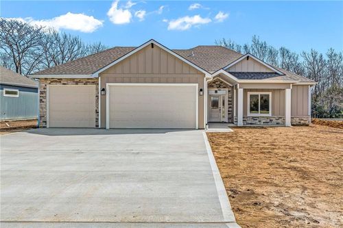 318 Rockers Drive, Baldwin City, KS, 66006 | Card Image