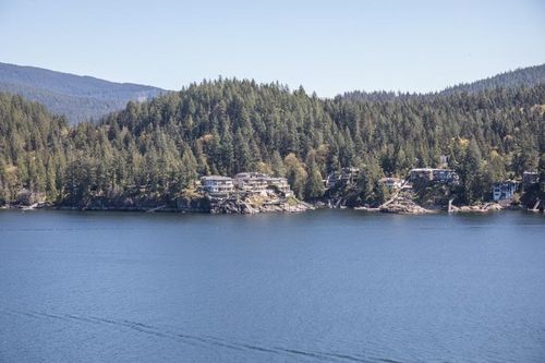 1812 Cardinal Cres, North Vancouver, BC, V7G1Y2 | Card Image