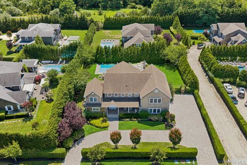 22 Summer Dr, Southampton, NY, 11968-3994 | Card Image