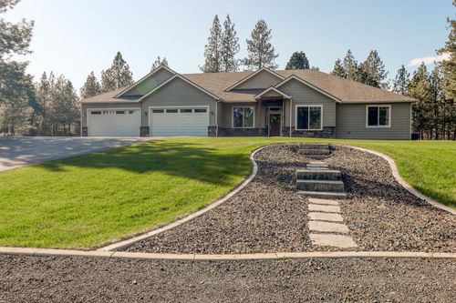 3319 E Elena Ln, Chattaroy, WA, 99003-5120 | Card Image