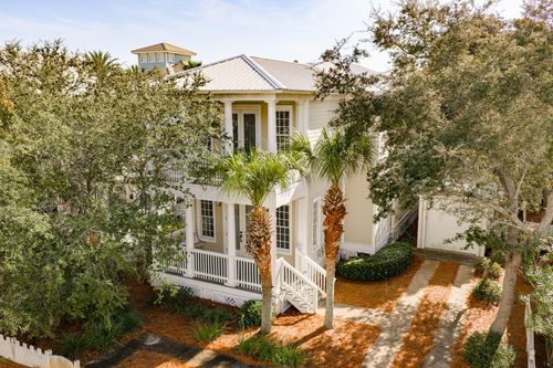 67 Sarasota St, Miramar Beach, FL, 32550-4689 | Card Image
