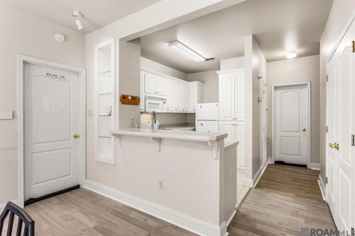 b49-5141 Nicholson Dr, Baton Rouge, LA, 70820-3937 | Card Image