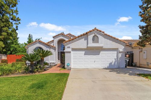 7490 N Hayston Ave, Fresno, CA, 93720-3642 | Card Image