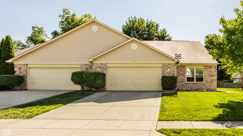 b-1203 Brittany Cir, Brownsburg, IN, 46112-8333 | Card Image