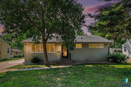 2905 S West Ave Avenue, Sioux Falls, SD, 57105 | Card Image
